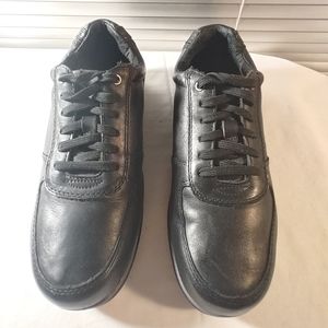 Vionic Seaview Casual Black Womens Walking Shoes 8